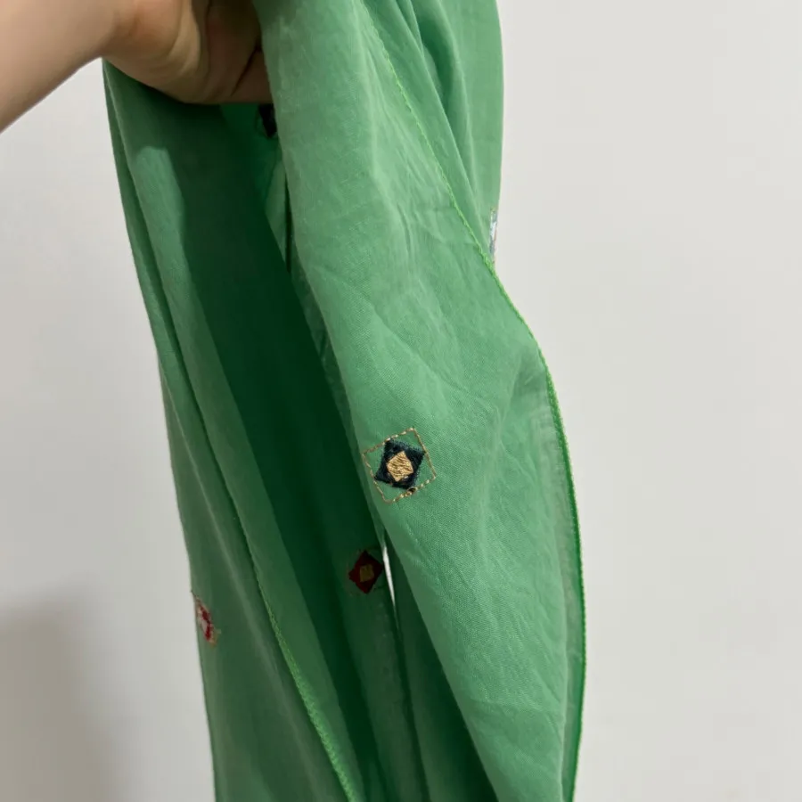 شال گلدوزی