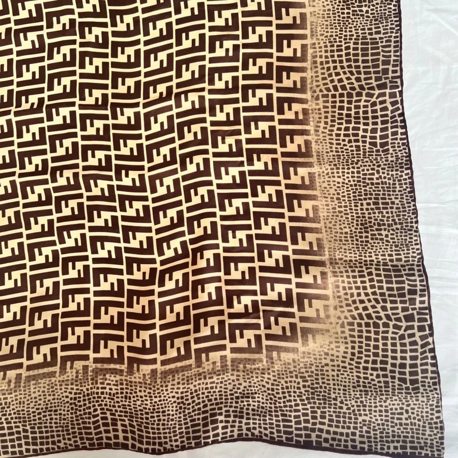 روسری اورجینال برندFENDI