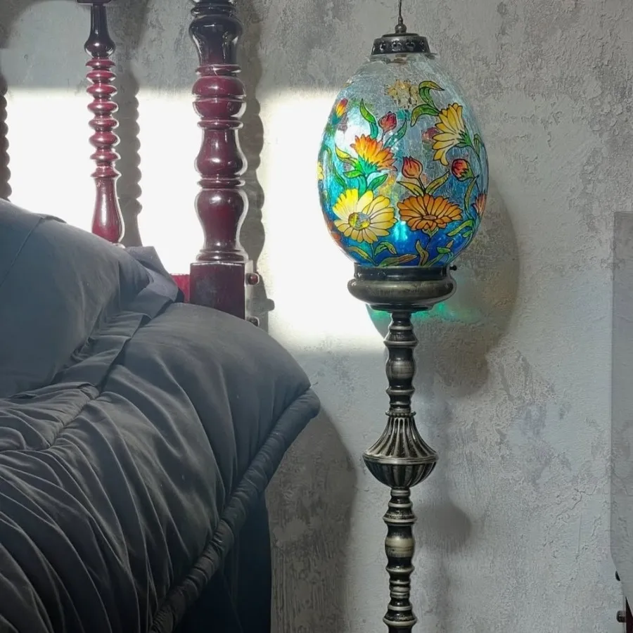 آباژور کنار مبلی
