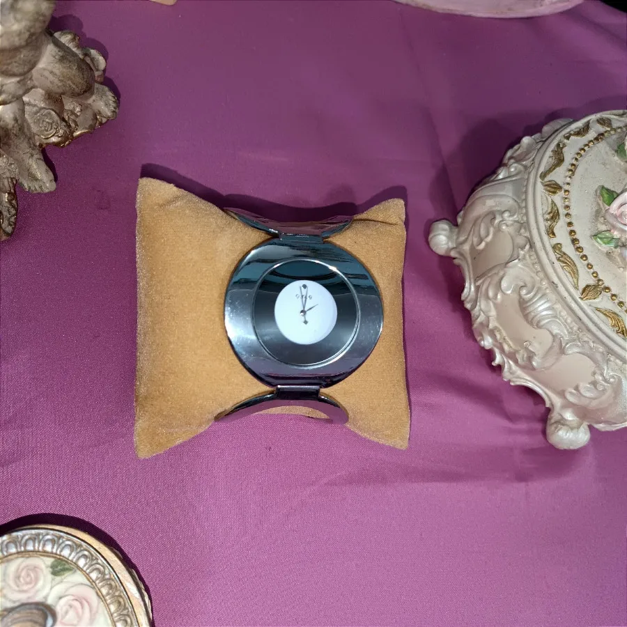 ساعت قدیمی و کلکسیونی