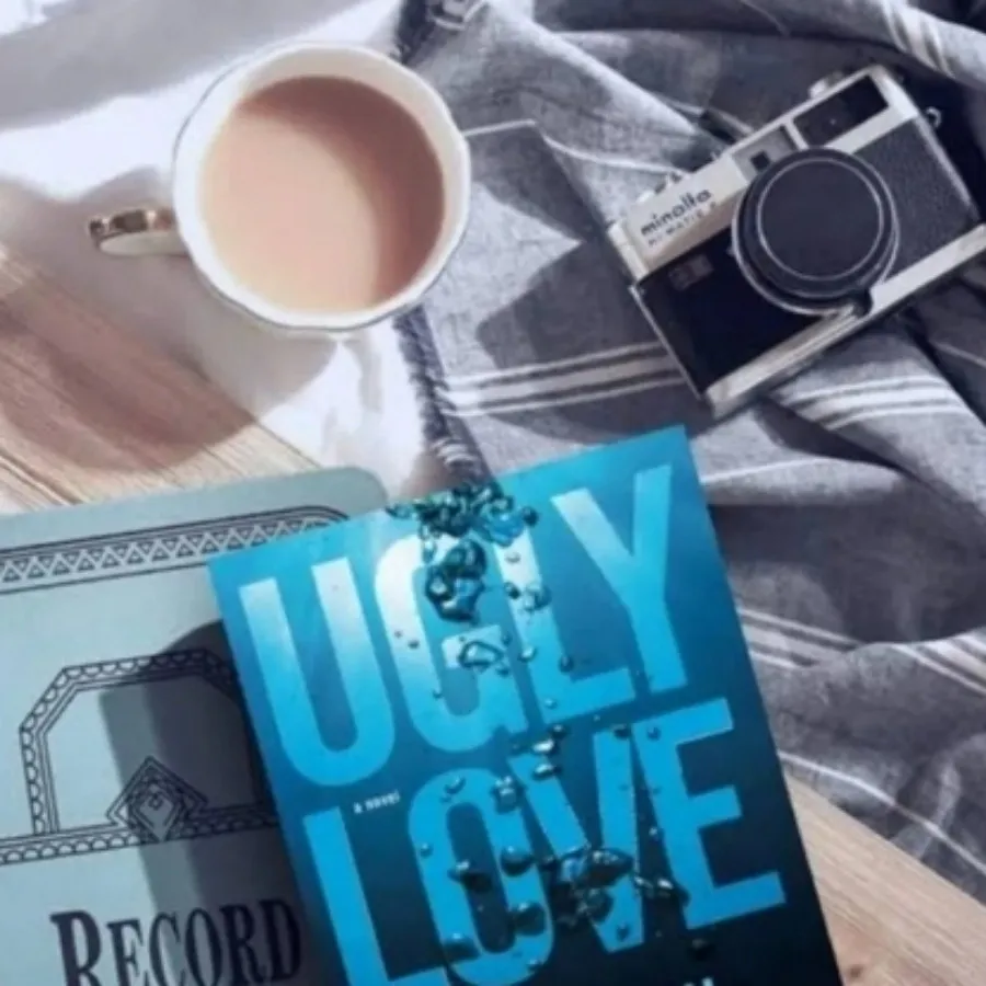 کتاب ugly love (عشق زشت)