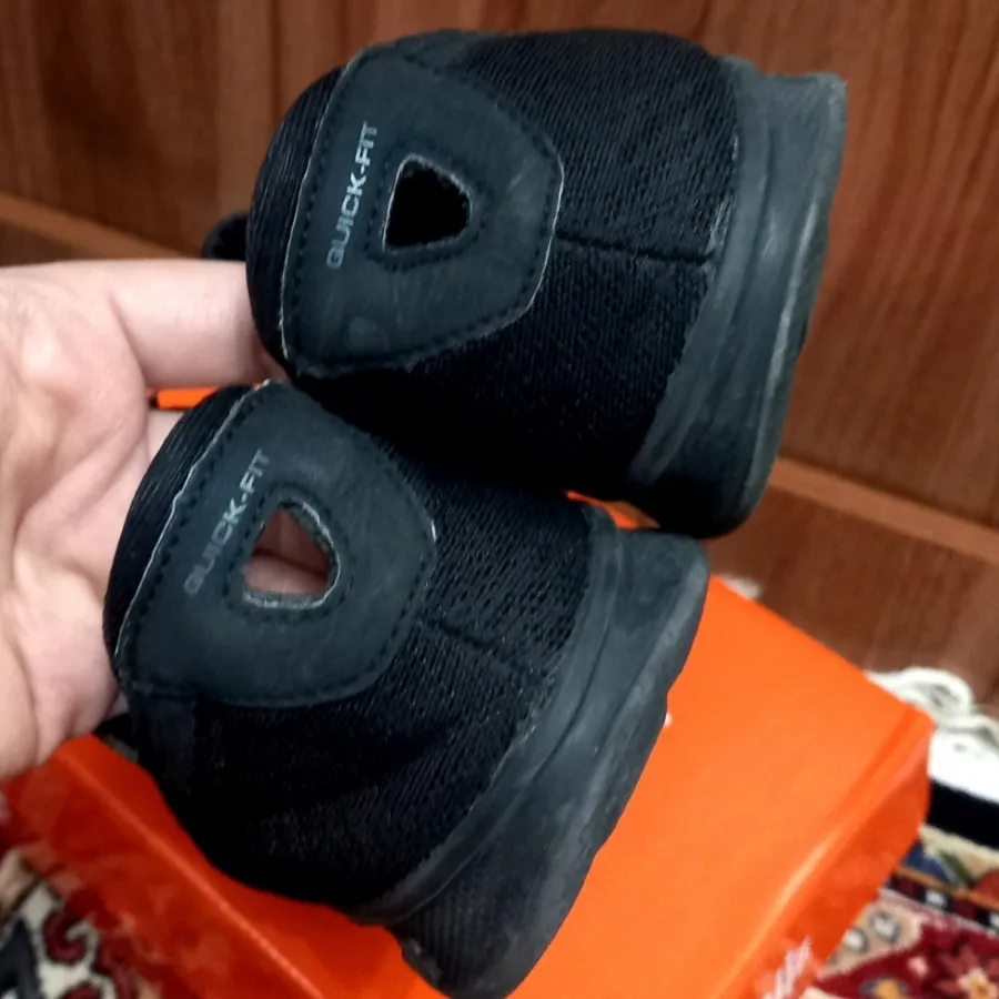 کتونی اسکیچرز