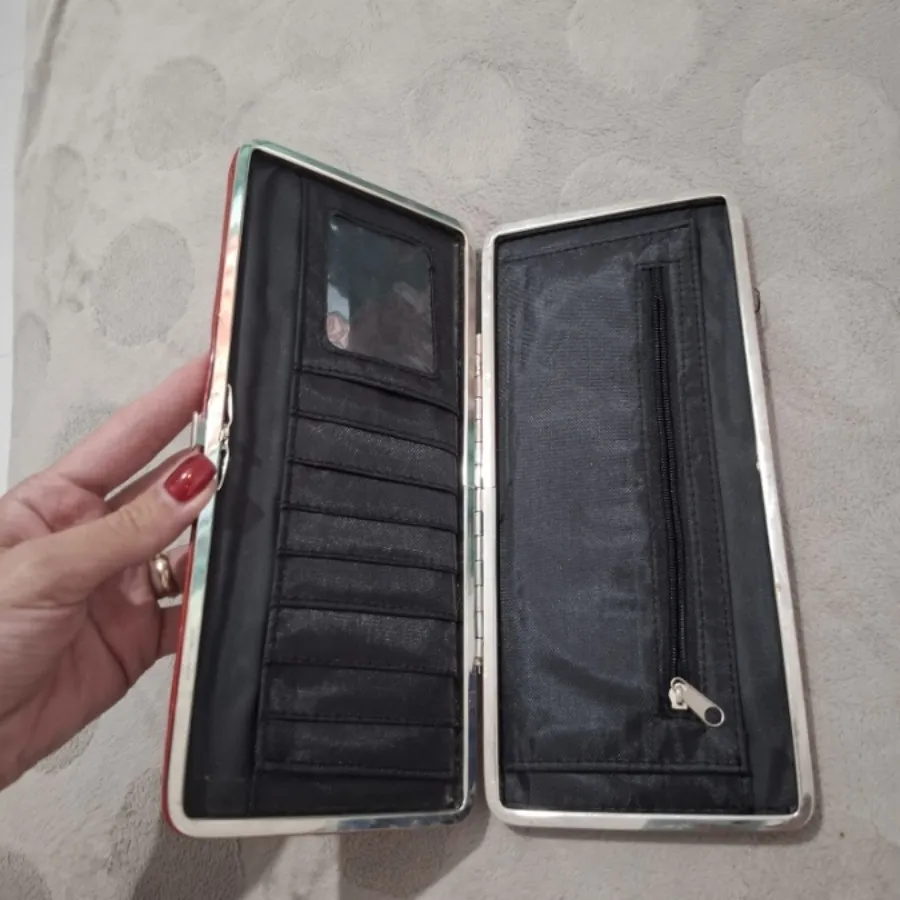 کیف دستی قرمز