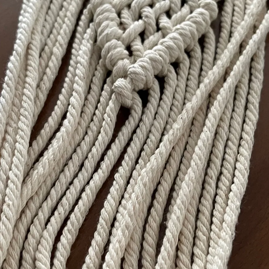آویز مکرومه