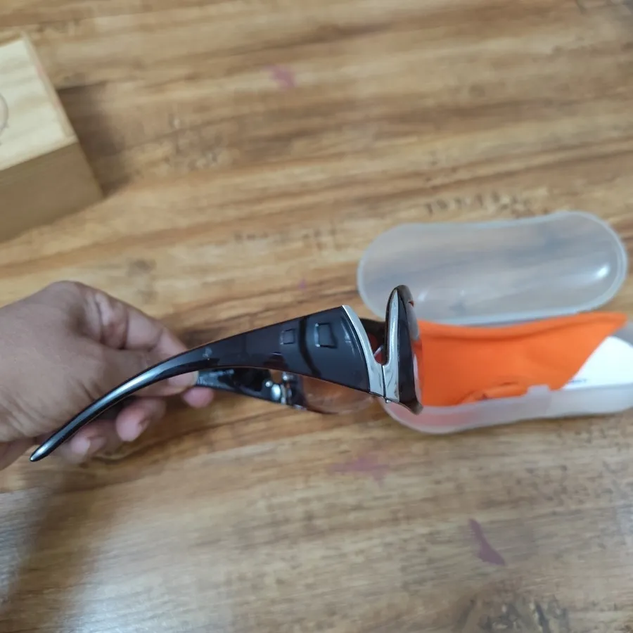عینک آفتابی بچگانه ?