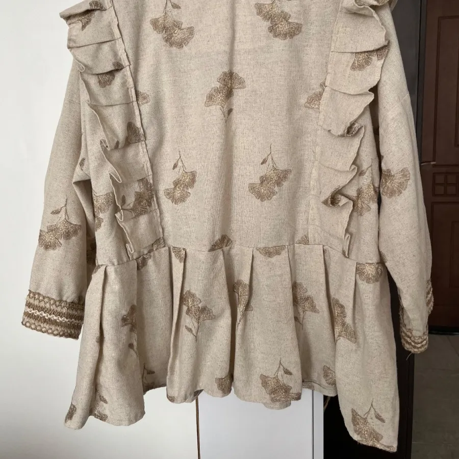 لباس کرم گلدار