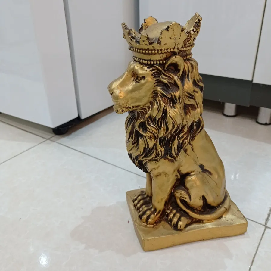 مجسمه شیر