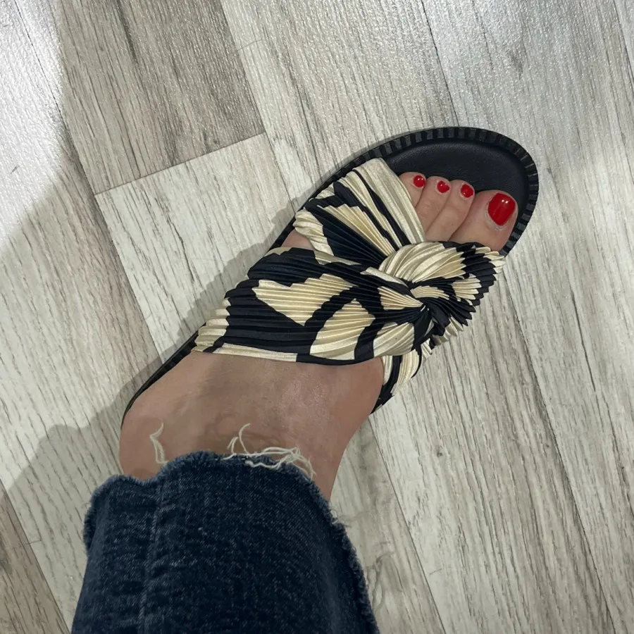 صندل زنانه ی برند