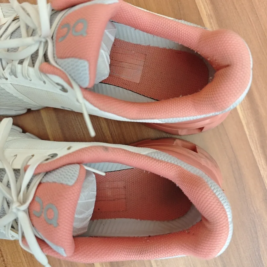 کفش آن رانینگ qc