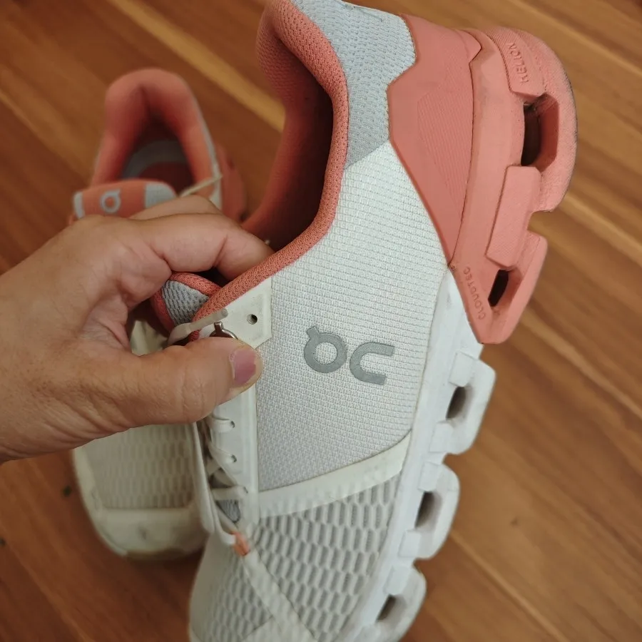 کفش آن رانینگ qc