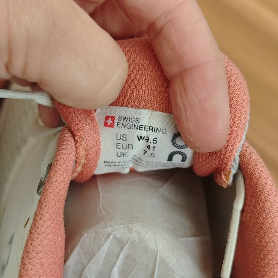 کفش آن رانینگ qc