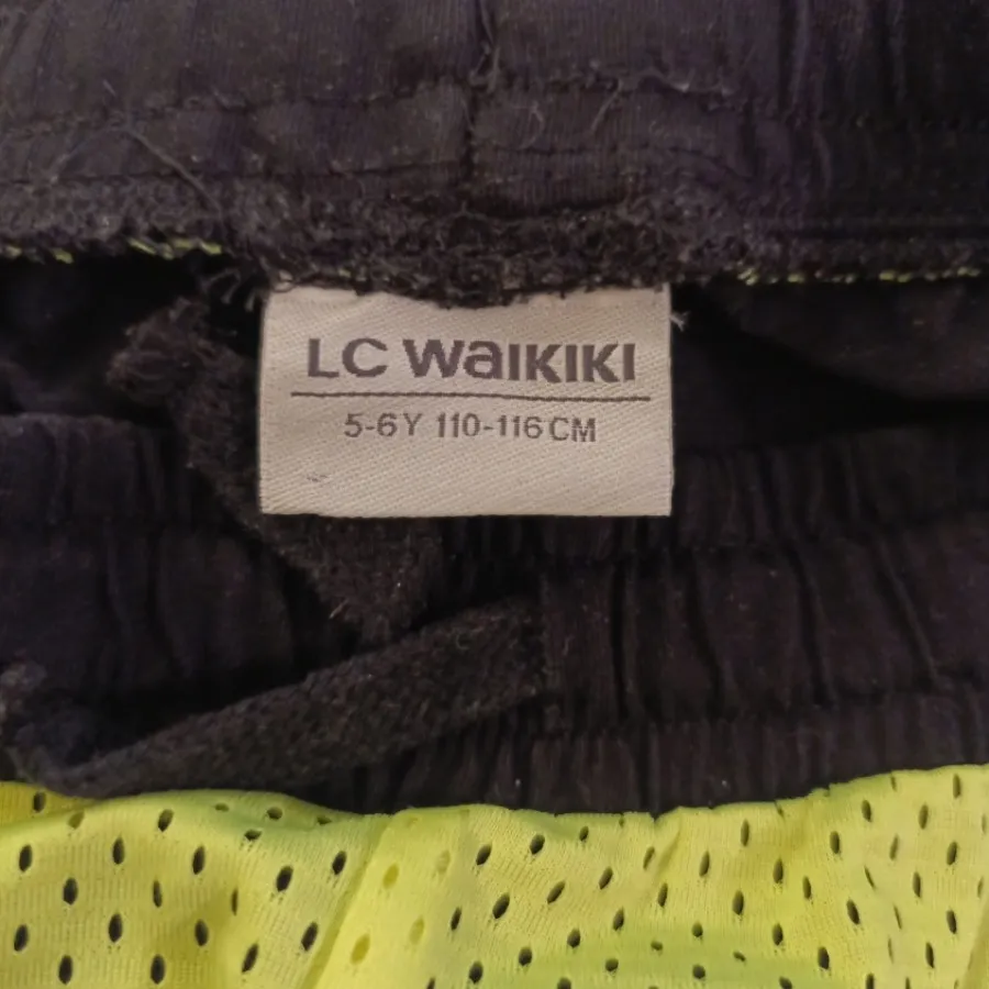 شلوارک بچگانه lc walkiki