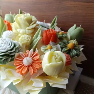 باکس گل شمع سبز.و لیمویی