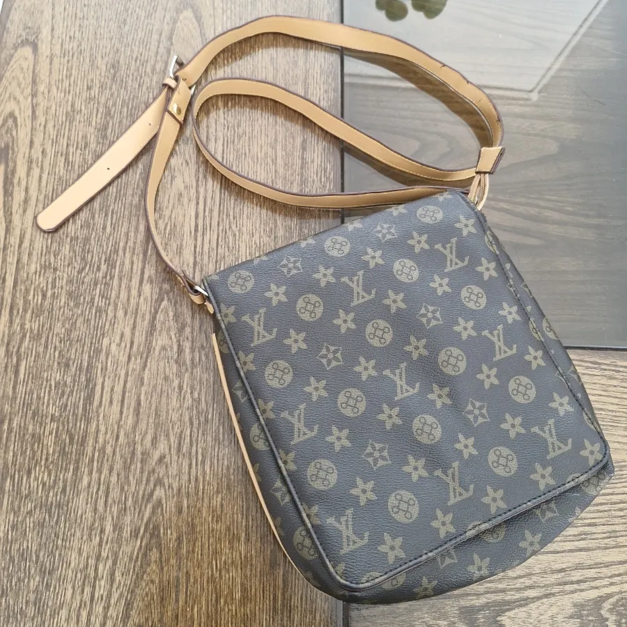کیف قهوه ای لویی ویتون LV