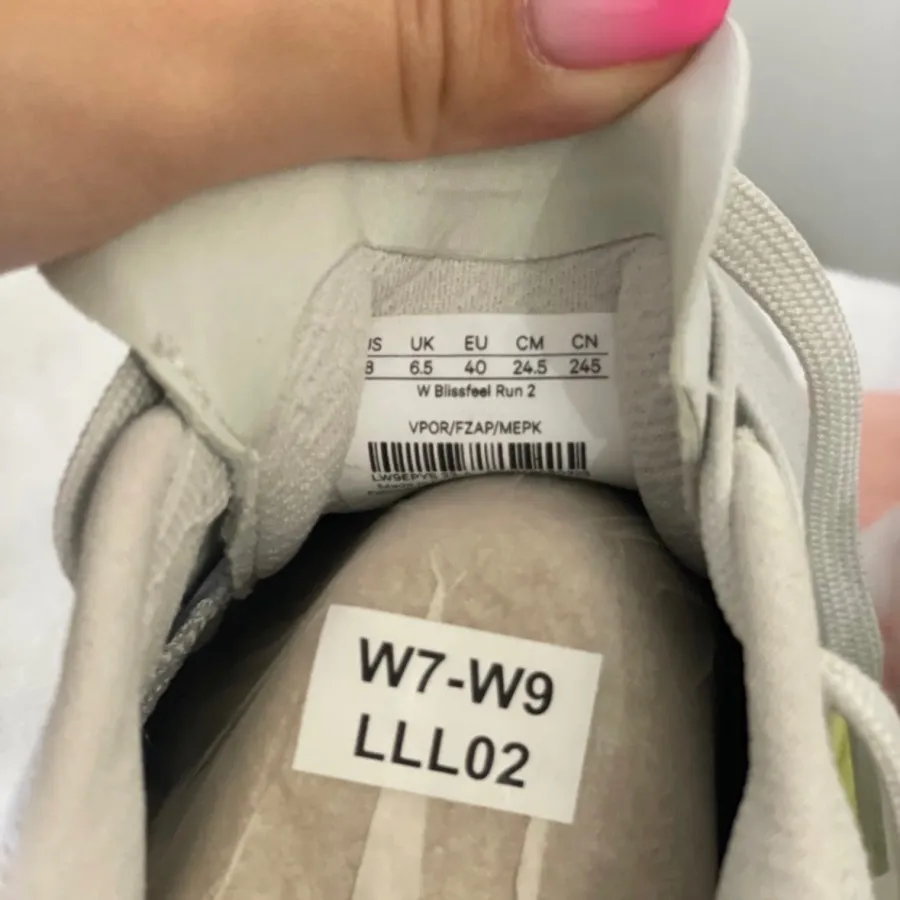 کتونی برند lululemon