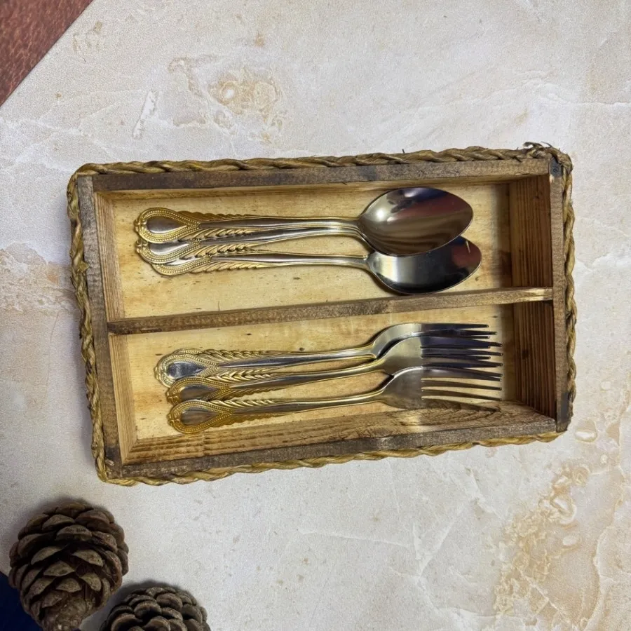 جا قاشق و چنگال حصیری