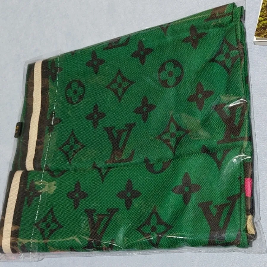 روسری لویی وتان