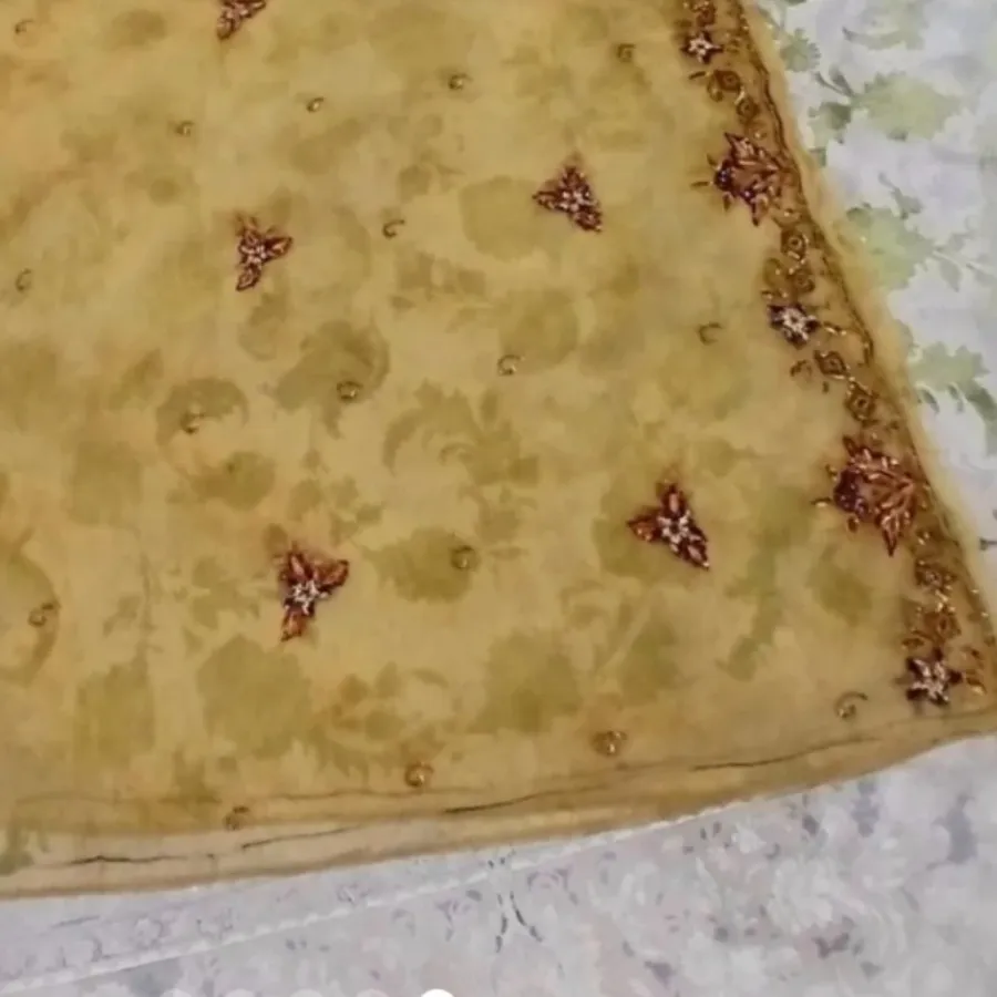 پارچه حریر منجوق دوزی
