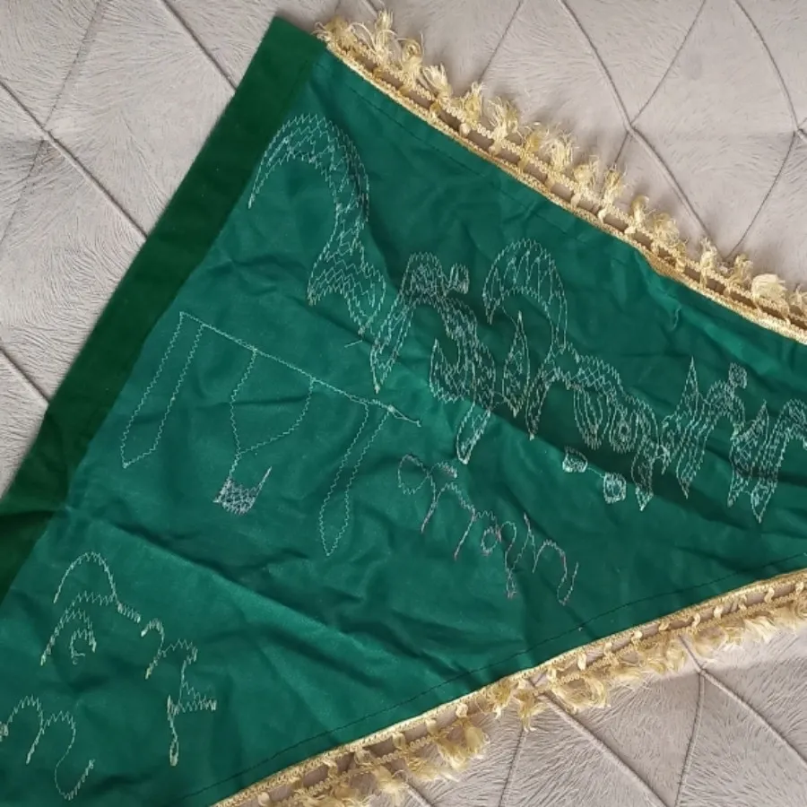 پرچم مخمل قدیمی سنتی