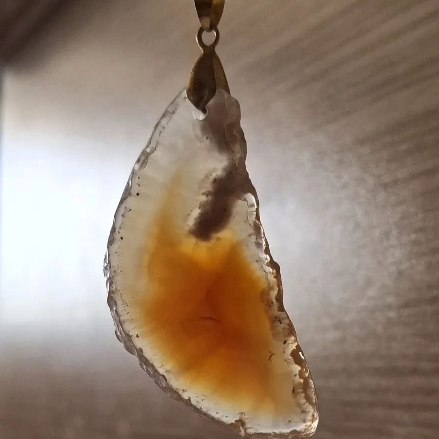 مدال سنگ طبیعی عقیق، ماه