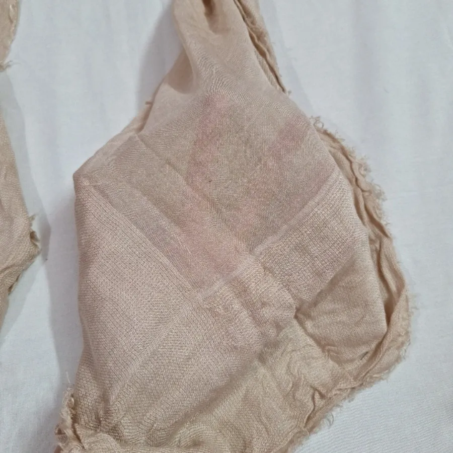 روسری قواره دار کرمی