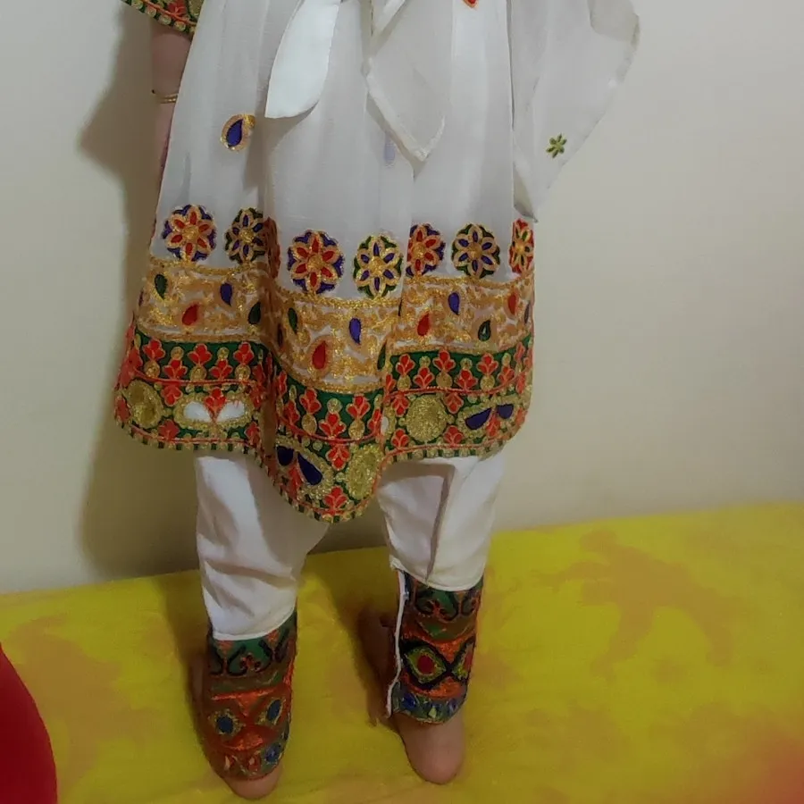 لباس سنتی 4و5, سال