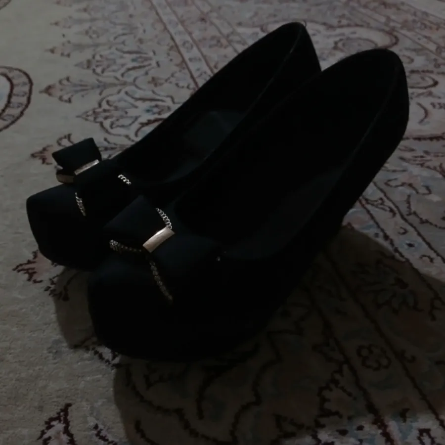 کفش پاشنه بلند زنانه