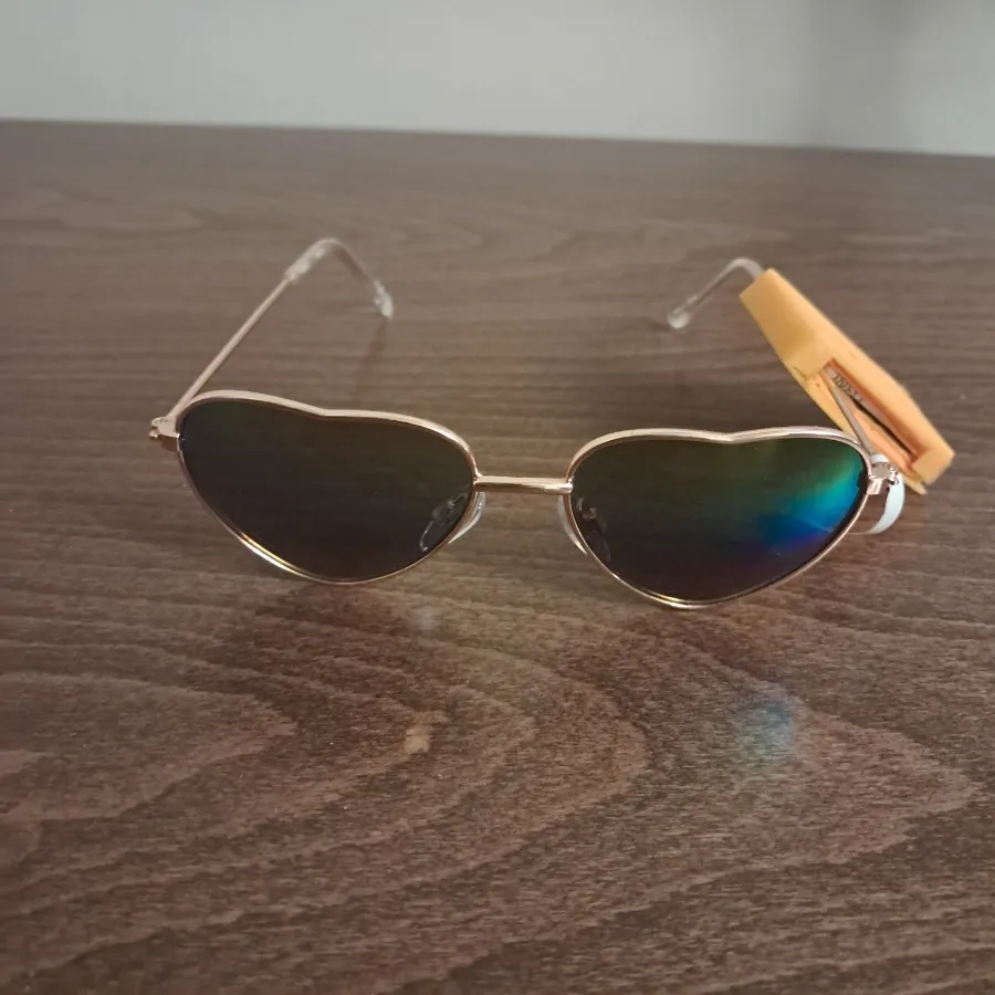 عینک آفتابی بچگانه