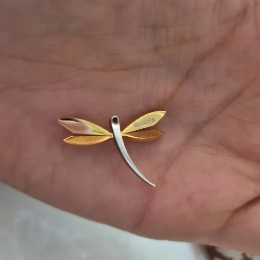 تو گردنی سنجاقک