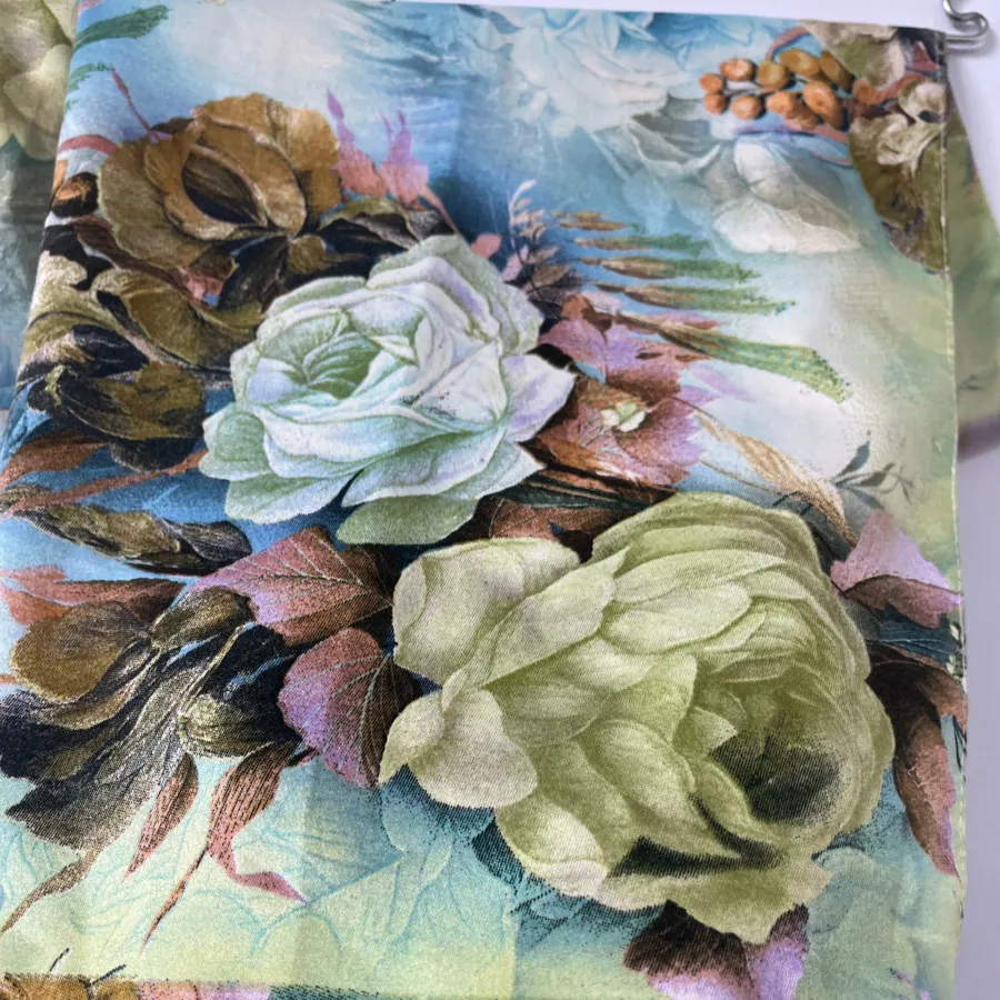 روسری طرح گل زیبا