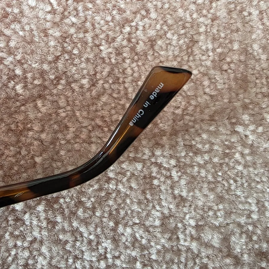 عینک چشم گربه ای