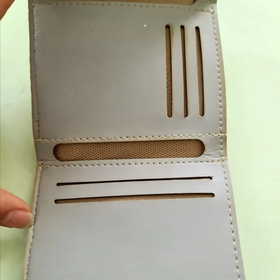 کیف پول زرقی برقی?