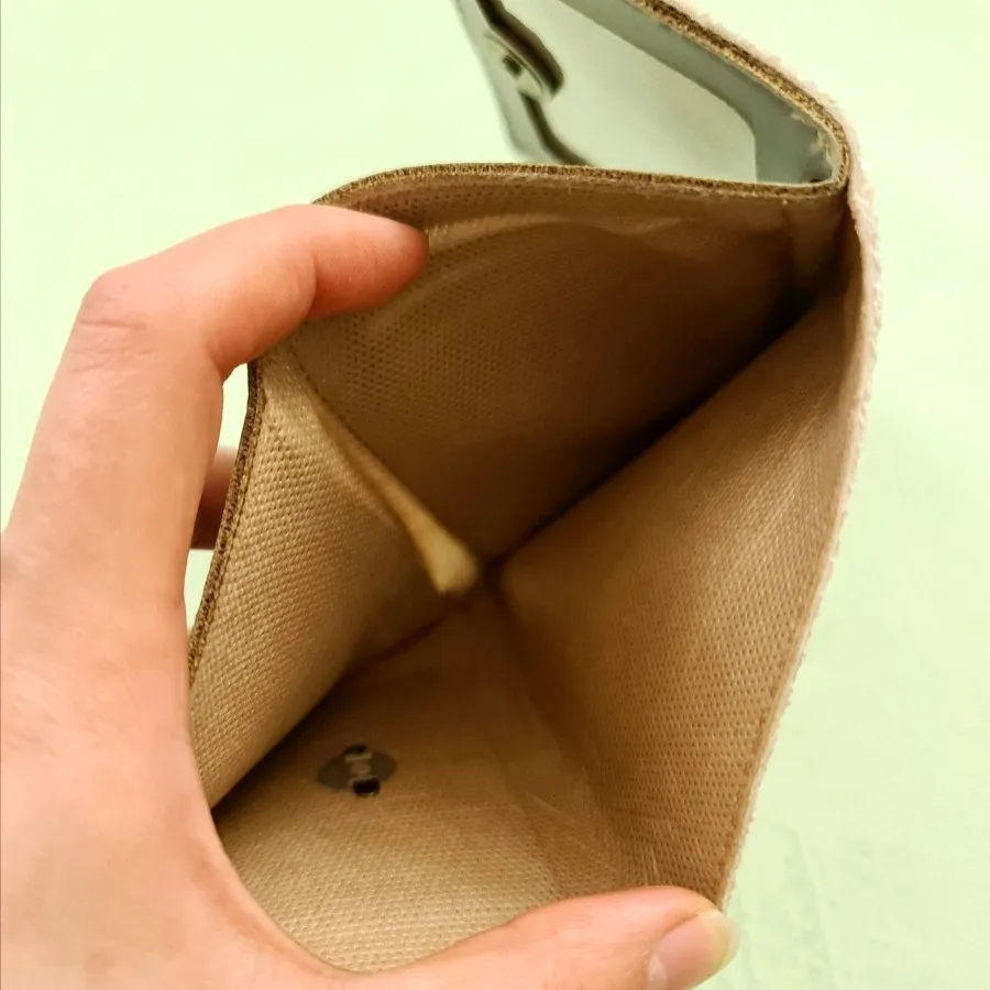 کیف پول زرقی برقی?