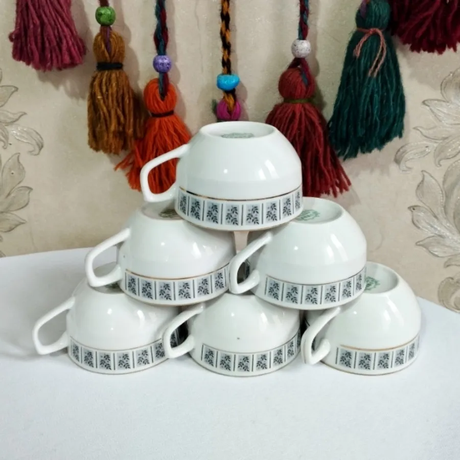 فنجان و نعلبکی چینی