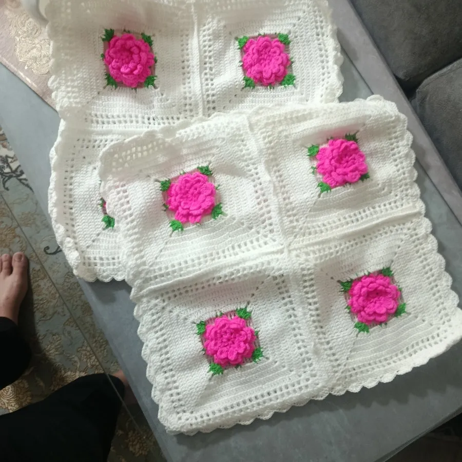 کوسن گل برجسته