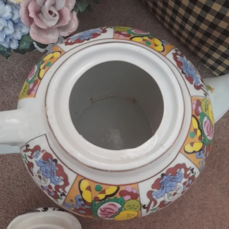 قوری بزرگ