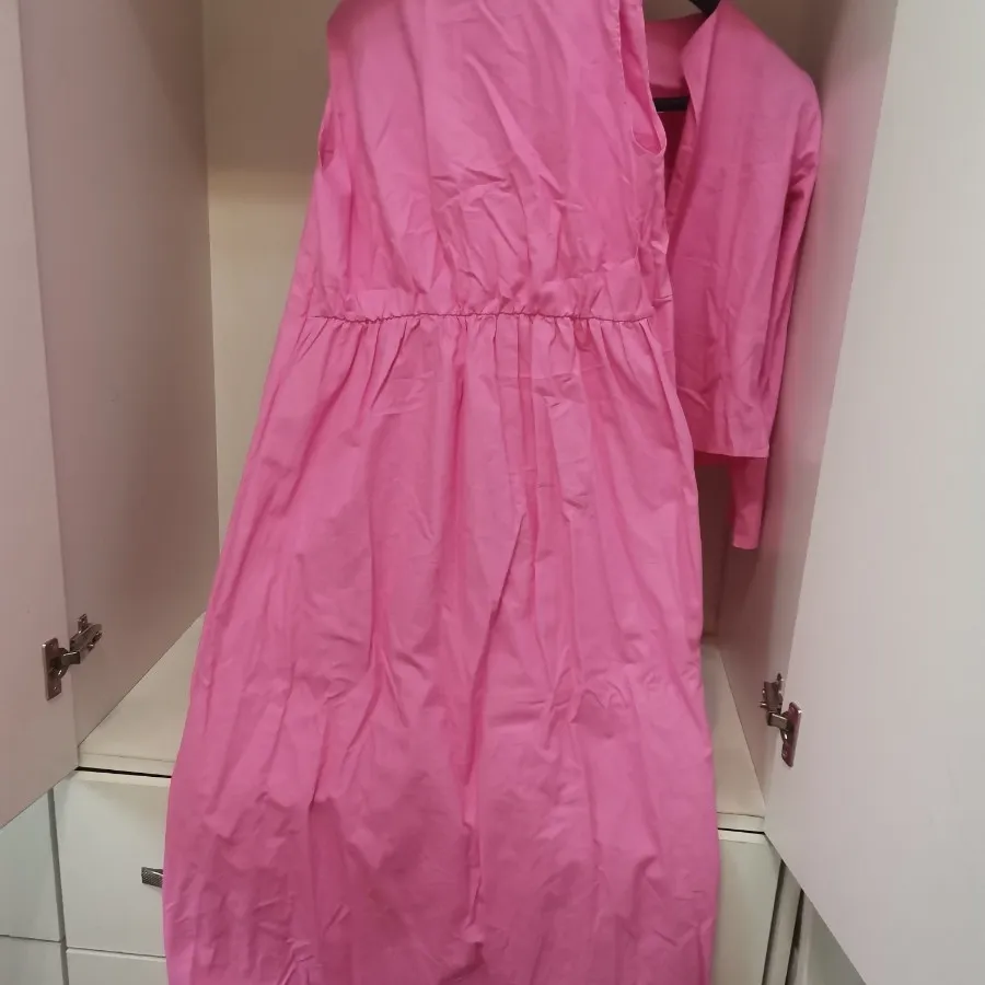 ساحلی و کت صورتی بهربی