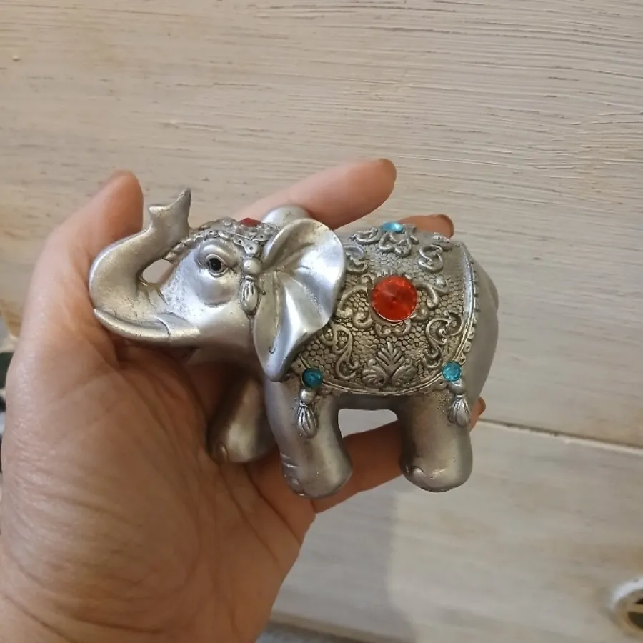 مجسمه فیل