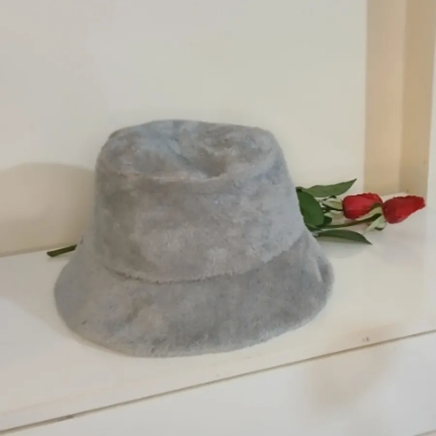 Bucket hat