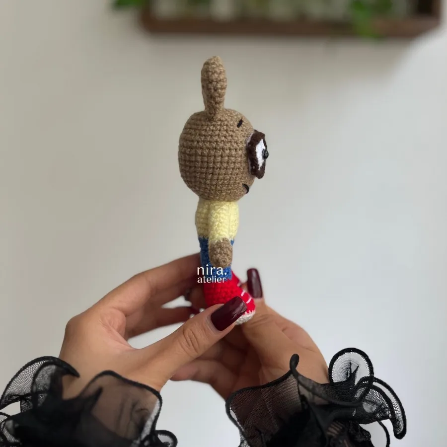 عروسک دستبافت