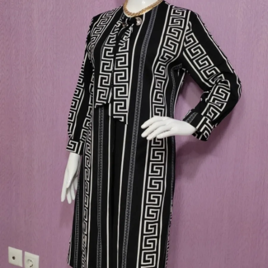 مانتو کراواتی طرح ورساچه