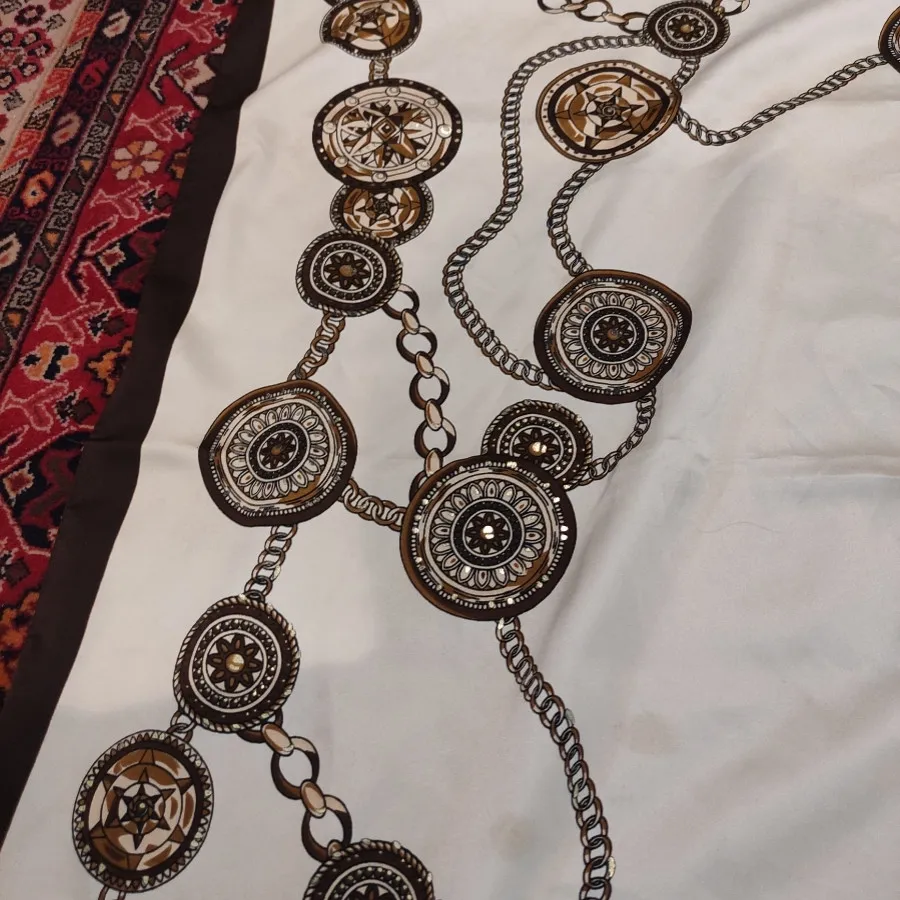 روسری بسیارزیبا وجنس عالی