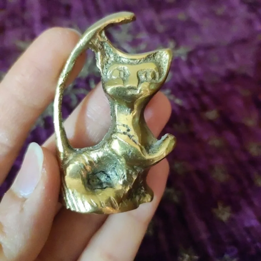 مجسمه پیشی