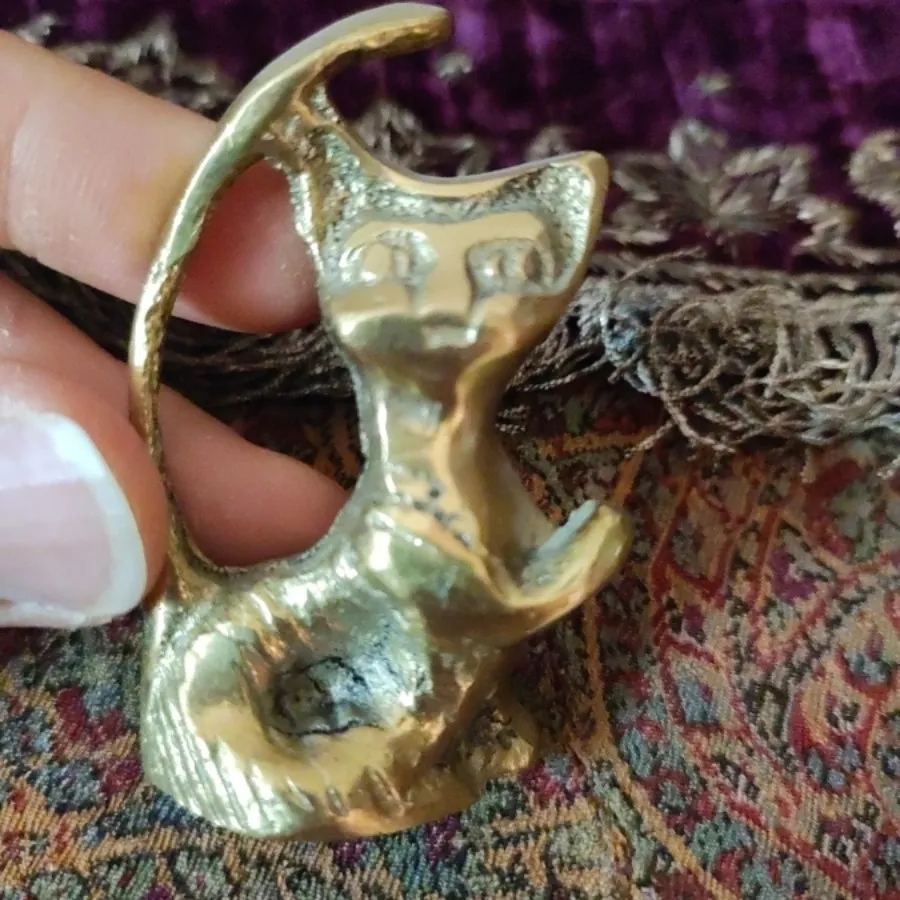 مجسمه پیشی
