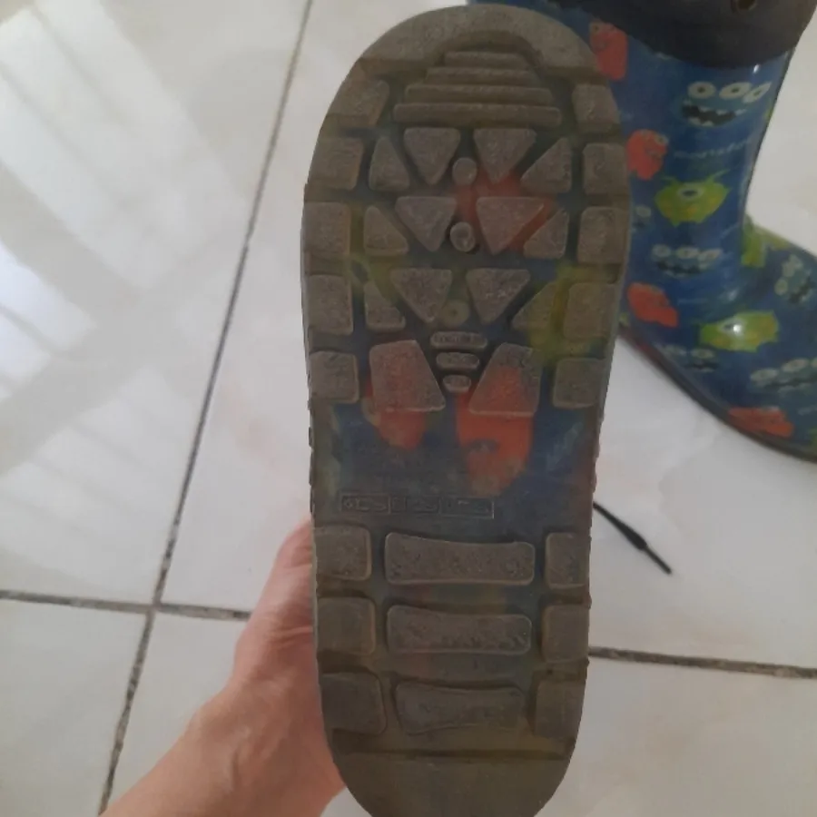بوت بچه گانه