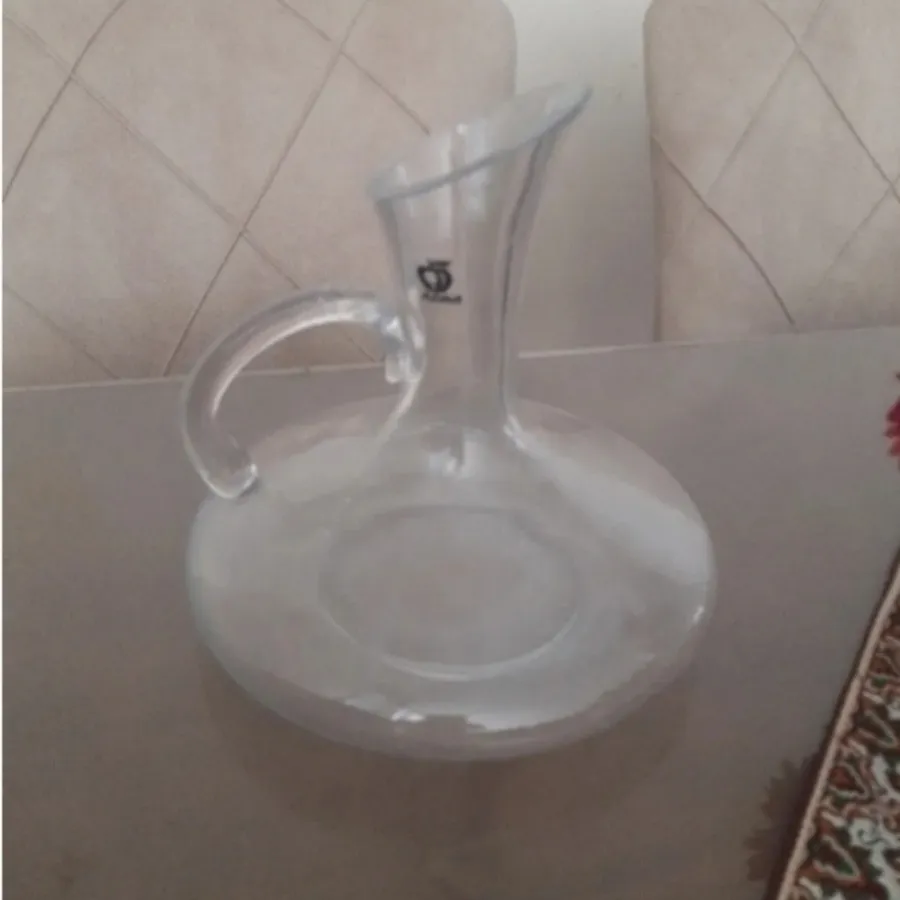 گلدان و گل مصنوعی