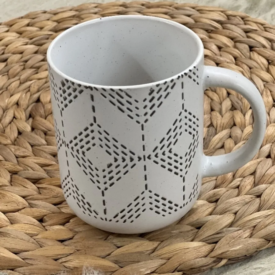 ماگ طرح دار مینیمال
