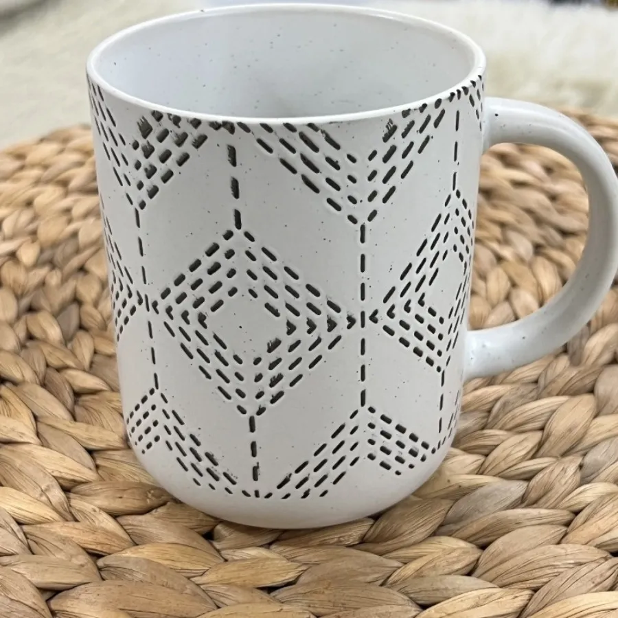 ماگ طرح دار مینیمال