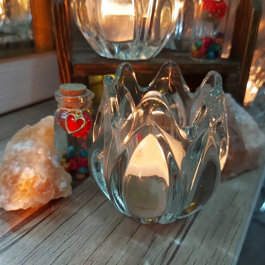 جاشمعی گل لاله