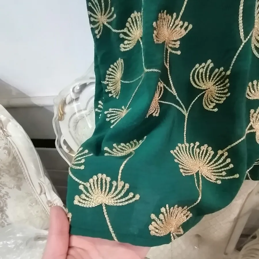 تیشرت گلدوزی